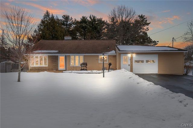 7218 Willow Road, Clay, NY 13212