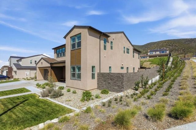 15982 Butterfly, Fontana, CA 92336
