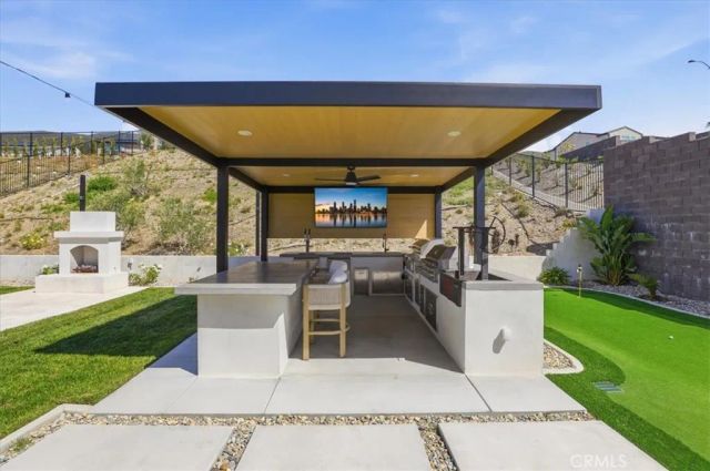 15982 Butterfly, Fontana, CA 92336