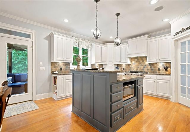 135 Laurel Ridge Drive, Alpharetta, GA 30004