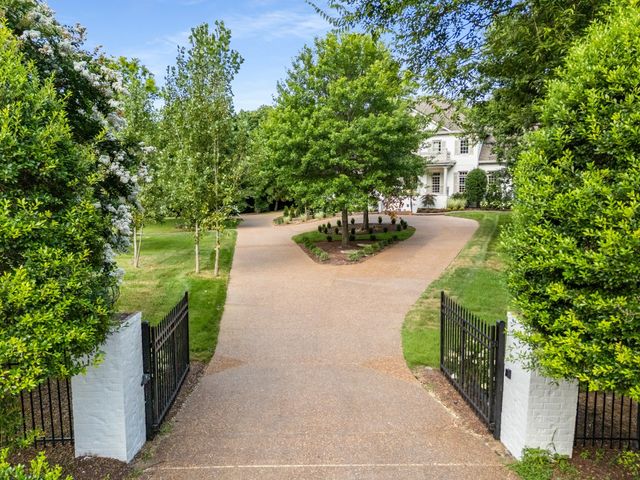 1115 Wilson Pike, Brentwood, TN 37027