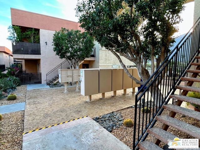 400 N Sunrise Way 101, Palm Springs, CA 92262