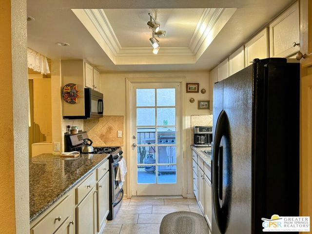 400 N Sunrise Way 101, Palm Springs, CA 92262