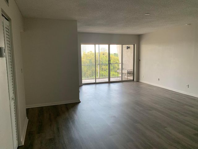 505 Spencer Drive 410, West Palm Beach, FL 33409