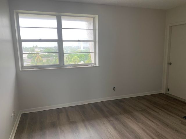 505 Spencer Drive 410, West Palm Beach, FL 33409