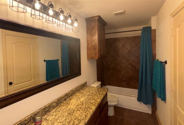 410 Water Fall Lane, Nevada, TX 75173