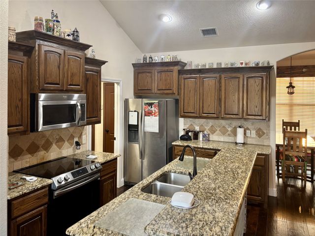 410 Water Fall Lane, Nevada, TX 75173