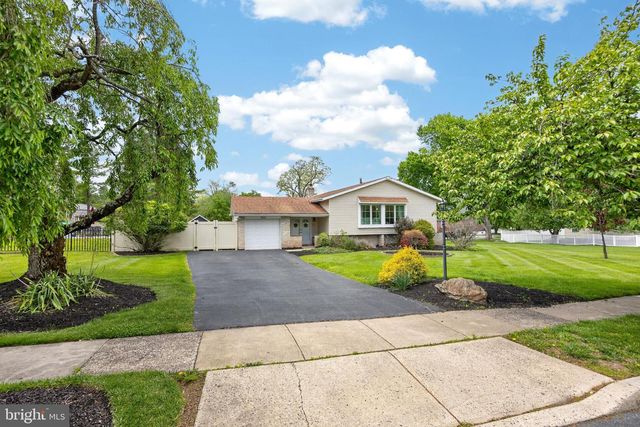 2876 RINGNECK RD, Norristown, PA 19403