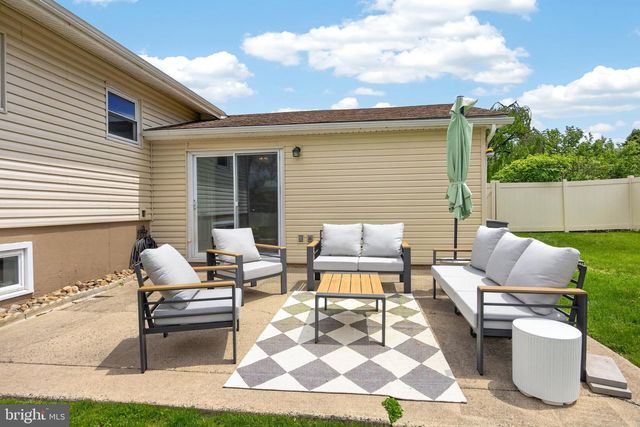 2876 RINGNECK RD, Norristown, PA 19403