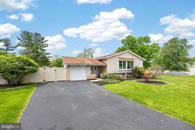 2876 RINGNECK RD, Norristown, PA 19403