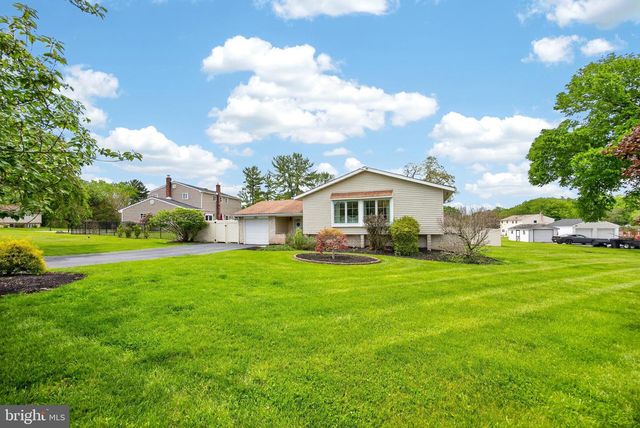 2876 RINGNECK RD, Norristown, PA 19403