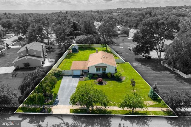 2876 RINGNECK RD, Norristown, PA 19403