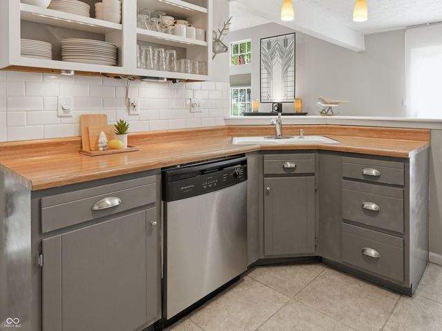 6477 Bayside South Drive, Indianapolis, IN 46250