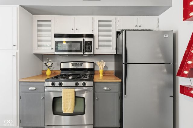 6477 Bayside South Drive, Indianapolis, IN 46250