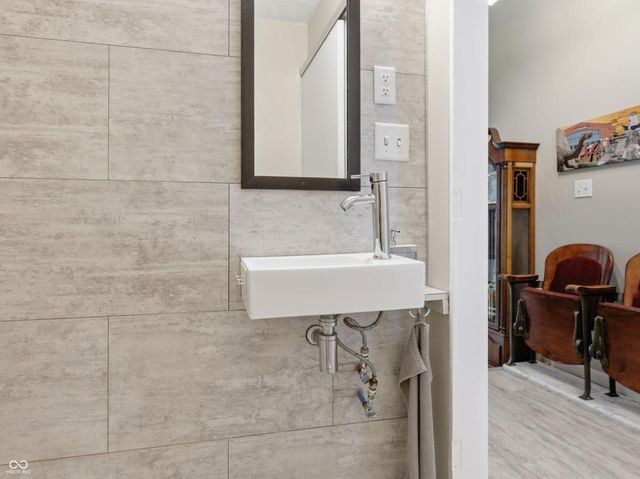 6477 Bayside South Drive, Indianapolis, IN 46250