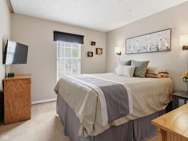 6477 Bayside South Drive, Indianapolis, IN 46250