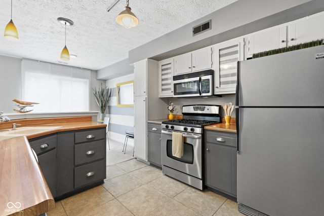 6477 Bayside South Drive, Indianapolis, IN 46250