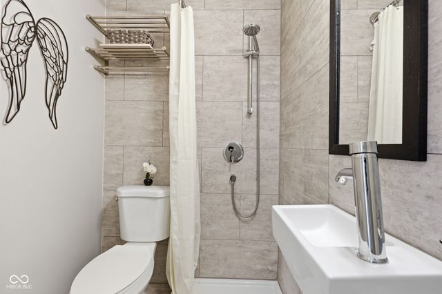 6477 Bayside South Drive, Indianapolis, IN 46250