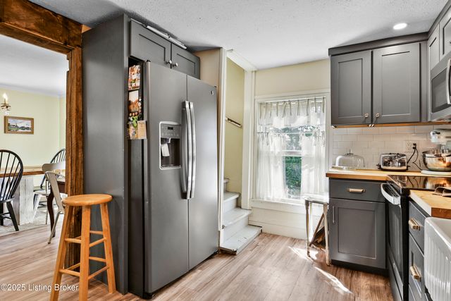 75 Broadway St, Chaplin, KY 40012