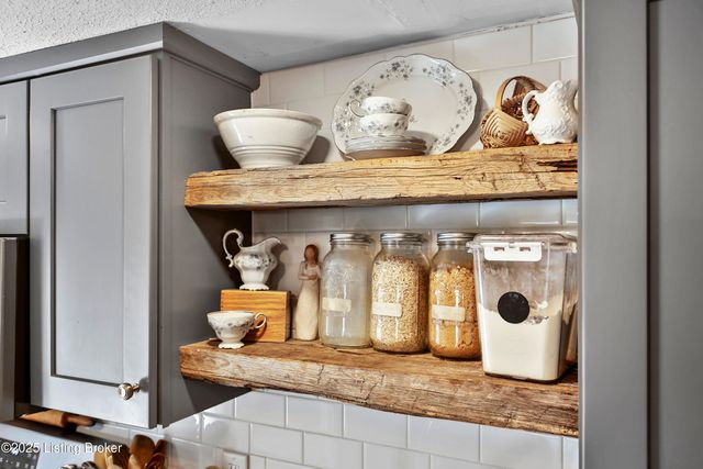 75 Broadway St, Chaplin, KY 40012