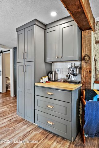 75 Broadway St, Chaplin, KY 40012