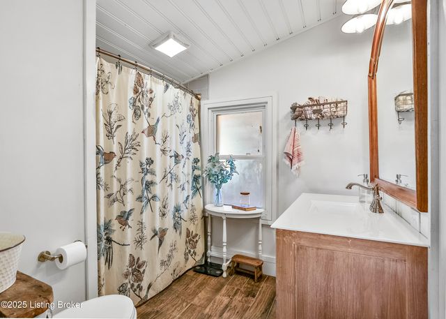 75 Broadway St, Chaplin, KY 40012