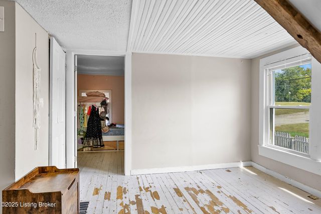 75 Broadway St, Chaplin, KY 40012