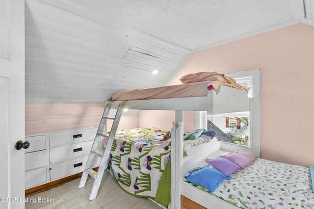 75 Broadway St, Chaplin, KY 40012