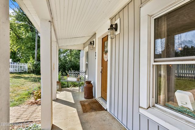 75 Broadway St, Chaplin, KY 40012