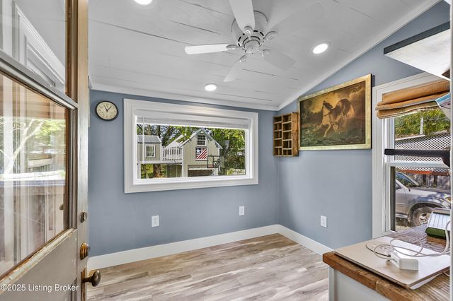 75 Broadway St, Chaplin, KY 40012