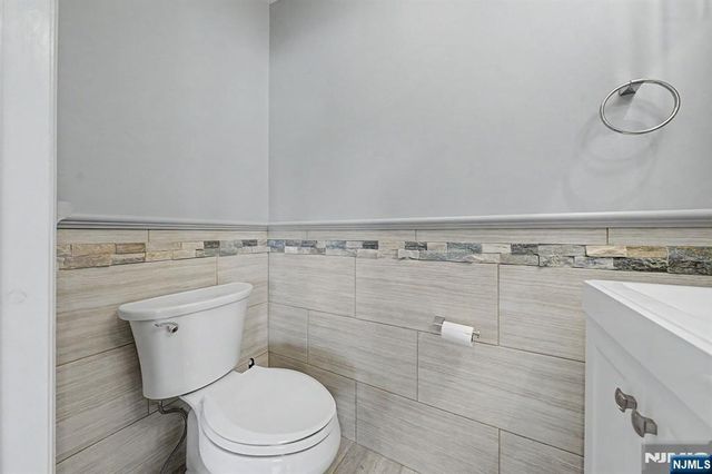 4 Michael Court, Hamburg, NJ 07419