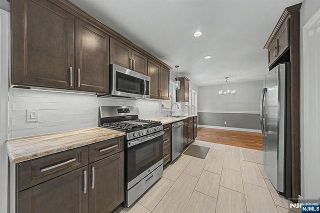 4 Michael Court, Hamburg, NJ 07419