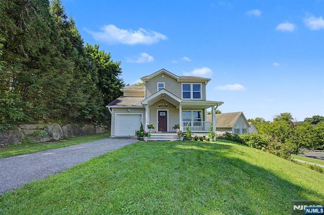4 Michael Court, Hamburg, NJ 07419