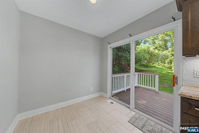 4 Michael Court, Hamburg, NJ 07419