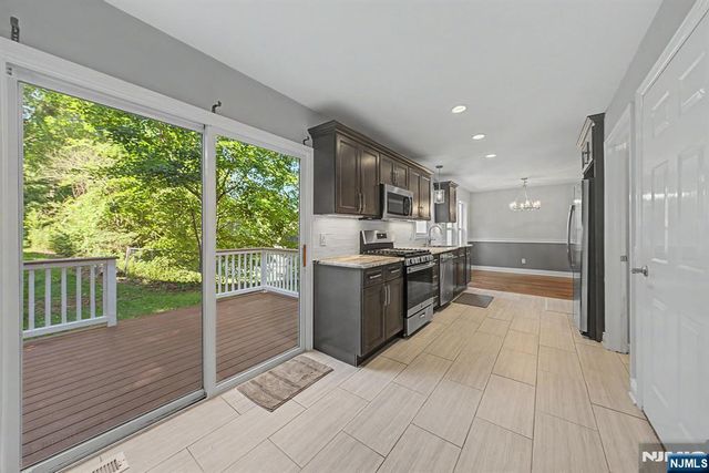 4 Michael Court, Hamburg, NJ 07419