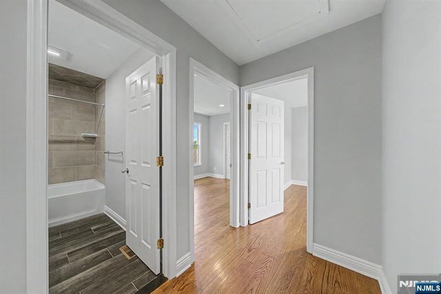4 Michael Court, Hamburg, NJ 07419