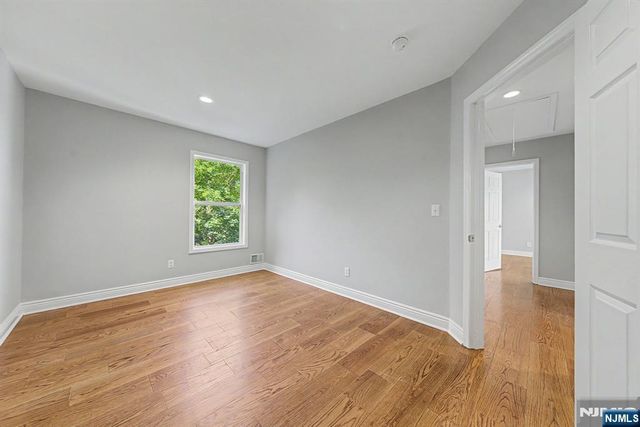 4 Michael Court, Hamburg, NJ 07419