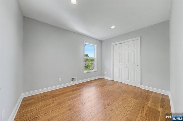 4 Michael Court, Hamburg, NJ 07419