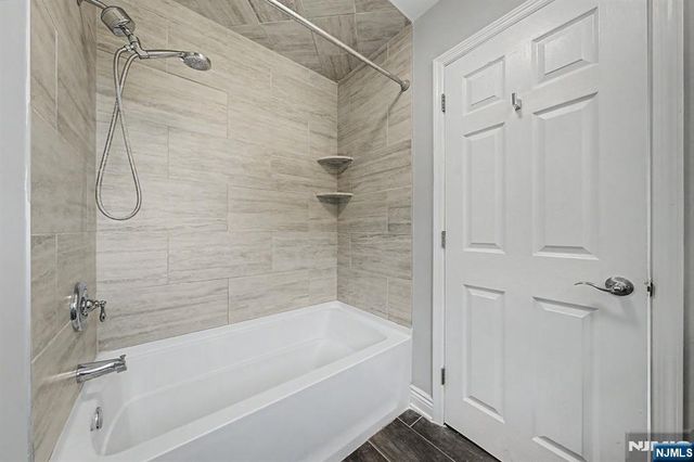 4 Michael Court, Hamburg, NJ 07419