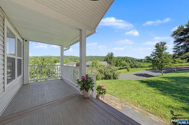 4 Michael Court, Hamburg, NJ 07419