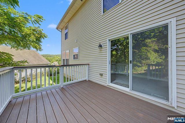 4 Michael Court, Hamburg, NJ 07419