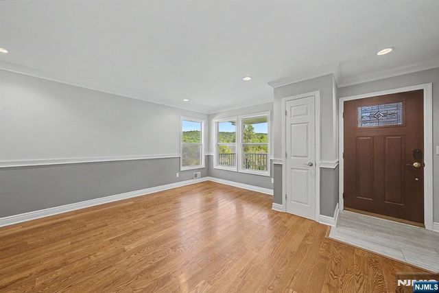 4 Michael Court, Hamburg, NJ 07419
