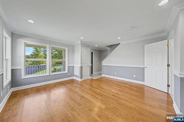 4 Michael Court, Hamburg, NJ 07419