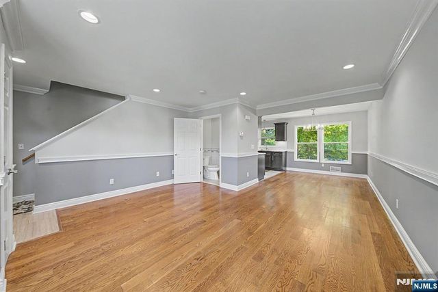 4 Michael Court, Hamburg, NJ 07419