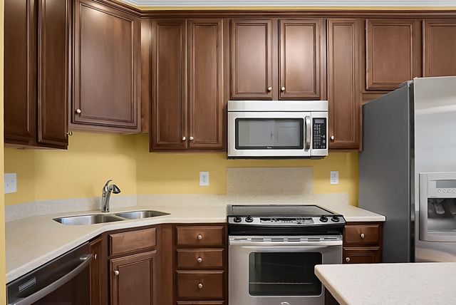 9136 Southern Grove Court, North Charleston, SC 29406