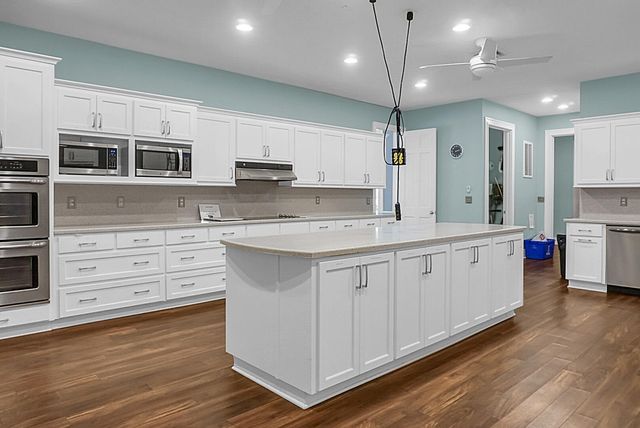 9136 Southern Grove Court, North Charleston, SC 29406