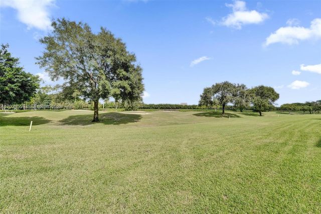 1502 Whitehall Dr 305, Davie, FL 33324