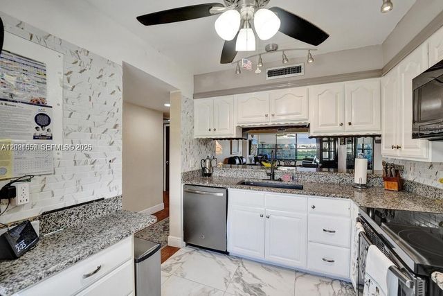 1502 Whitehall Dr 305, Davie, FL 33324