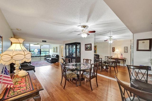 1502 Whitehall Dr 305, Davie, FL 33324