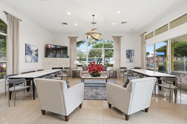 2013 Bonisle Circle, Riviera Beach, FL 33418